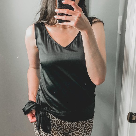 theory black sleeveless blouse - Picture 5 of 7